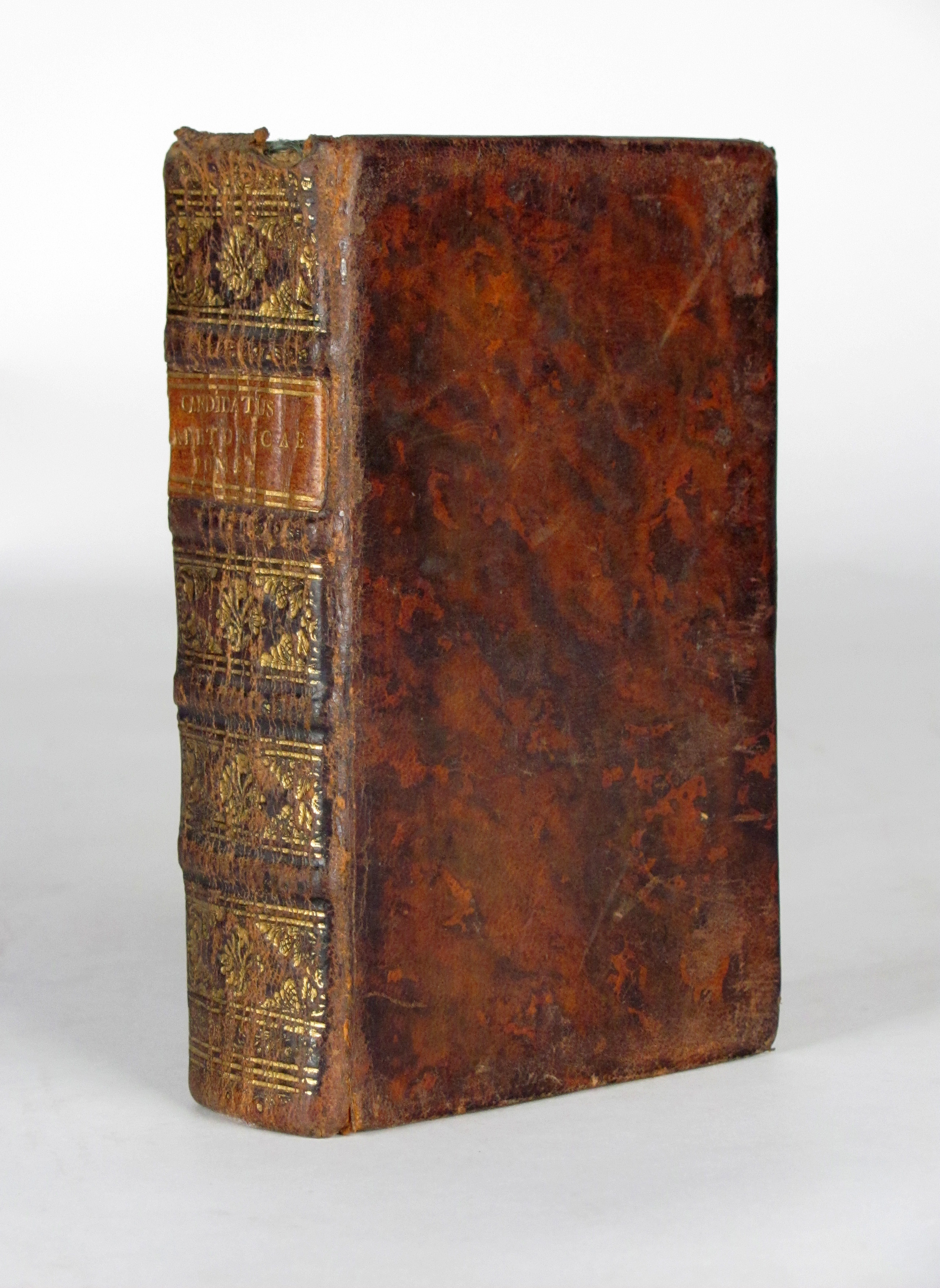 Pomey, Pierre Francois, Novus Canditatus Rhetoricae. Altero se candidior comtiorque…Accessit nunc primùm Dissertatio de Panegyrico.